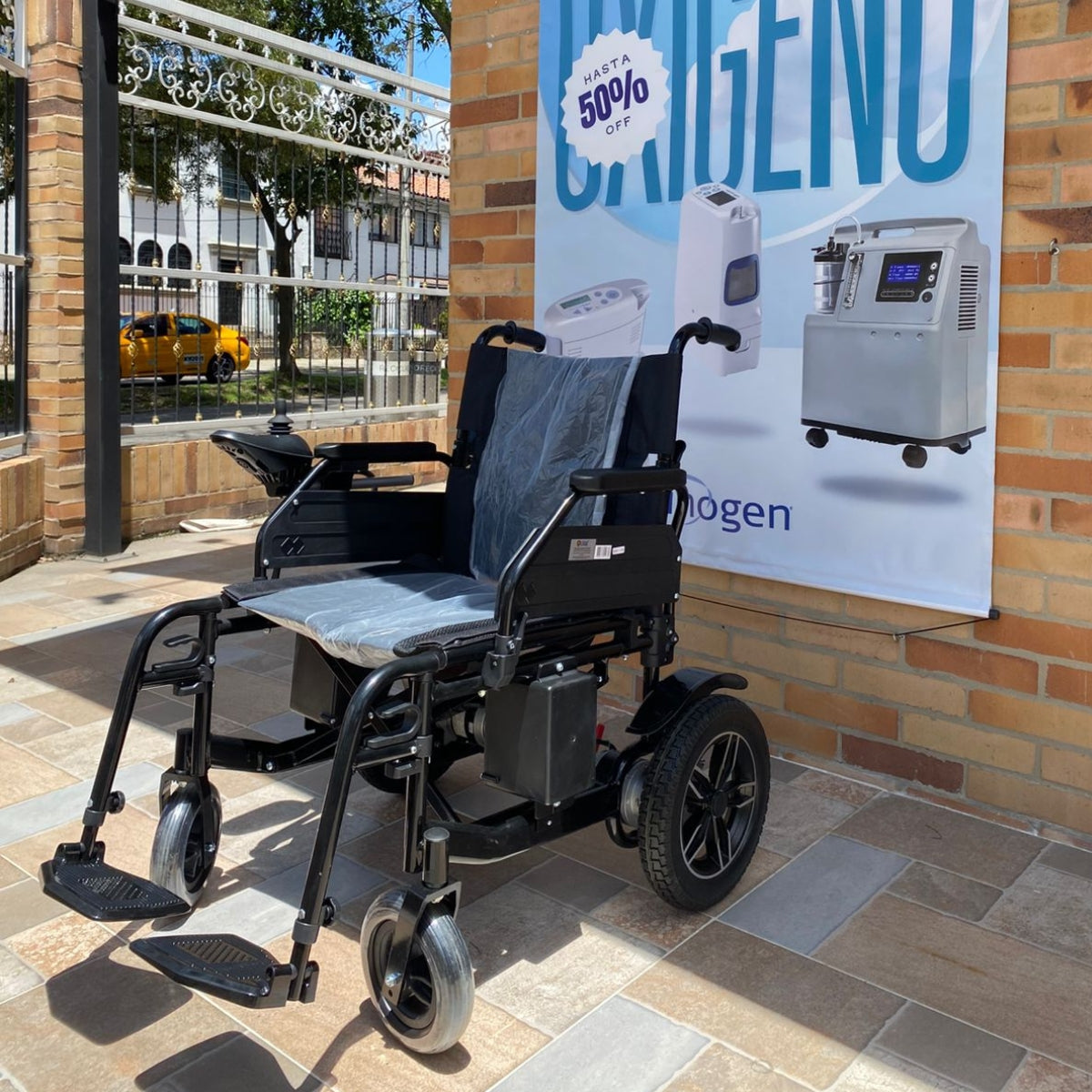 Silla de Ruedas Eléctrica Reposa Brazos y Pies Abatibles Negro